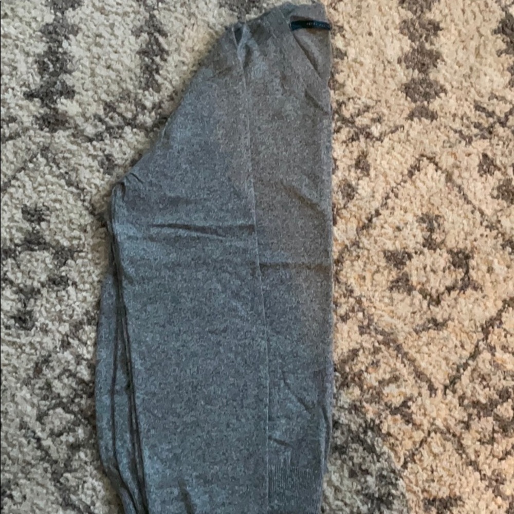 Perry Ellis stone grey v neck sweater